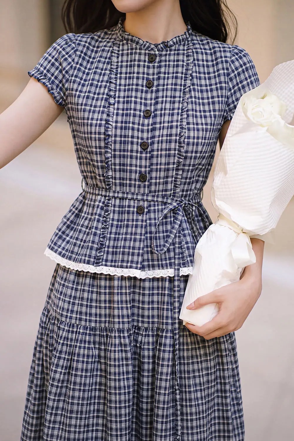 Áo peplum caro cổ bèo buộc eo