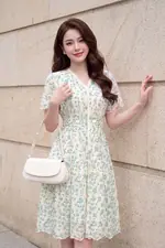 Đầm xô thêu hoa xanh cổ V