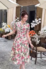 Đầm linen hoa cổ V tay ngắn dáng xòe
