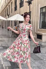 Đầm linen hoa cổ V tay ngắn dáng xòe