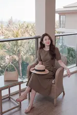 Đầm caro nâu dáng xòe phối dây nơ eo
