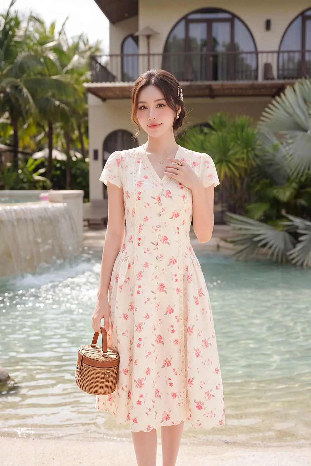 Đầm xô thêu hoa nhí cổ V phối ren