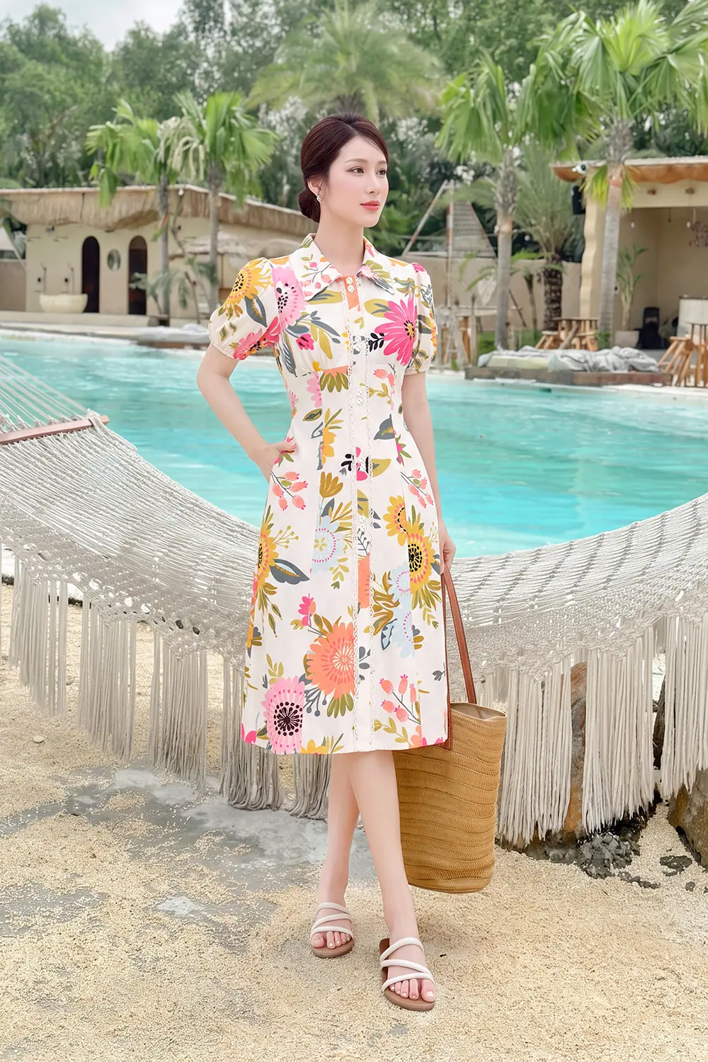 Đầm linen hoa cổ sơ mi phối ren