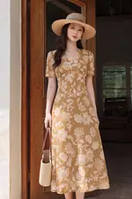 Đầm xòe chữ A họa tiết hoa cổ V phối nút