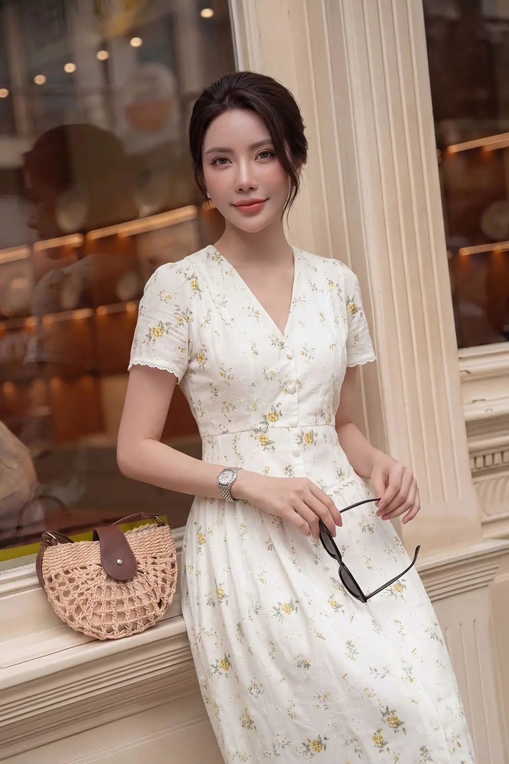 Đầm hoa thiết kế dáng xòe cổ V