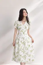 Đầm thiết kế xô thêu cổ V họa tiết hoa