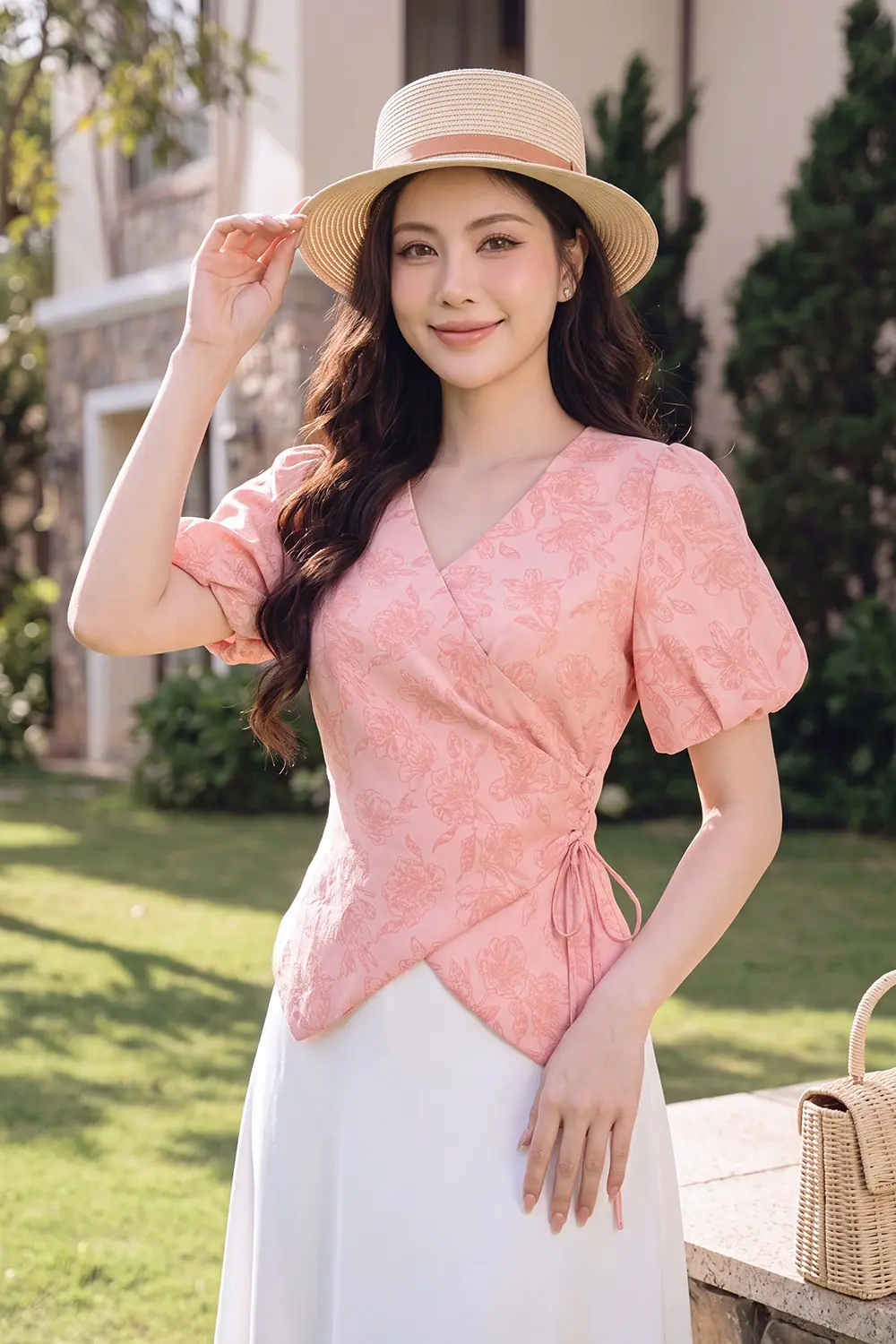 Áo kiểu đắp chéo nhấn eo