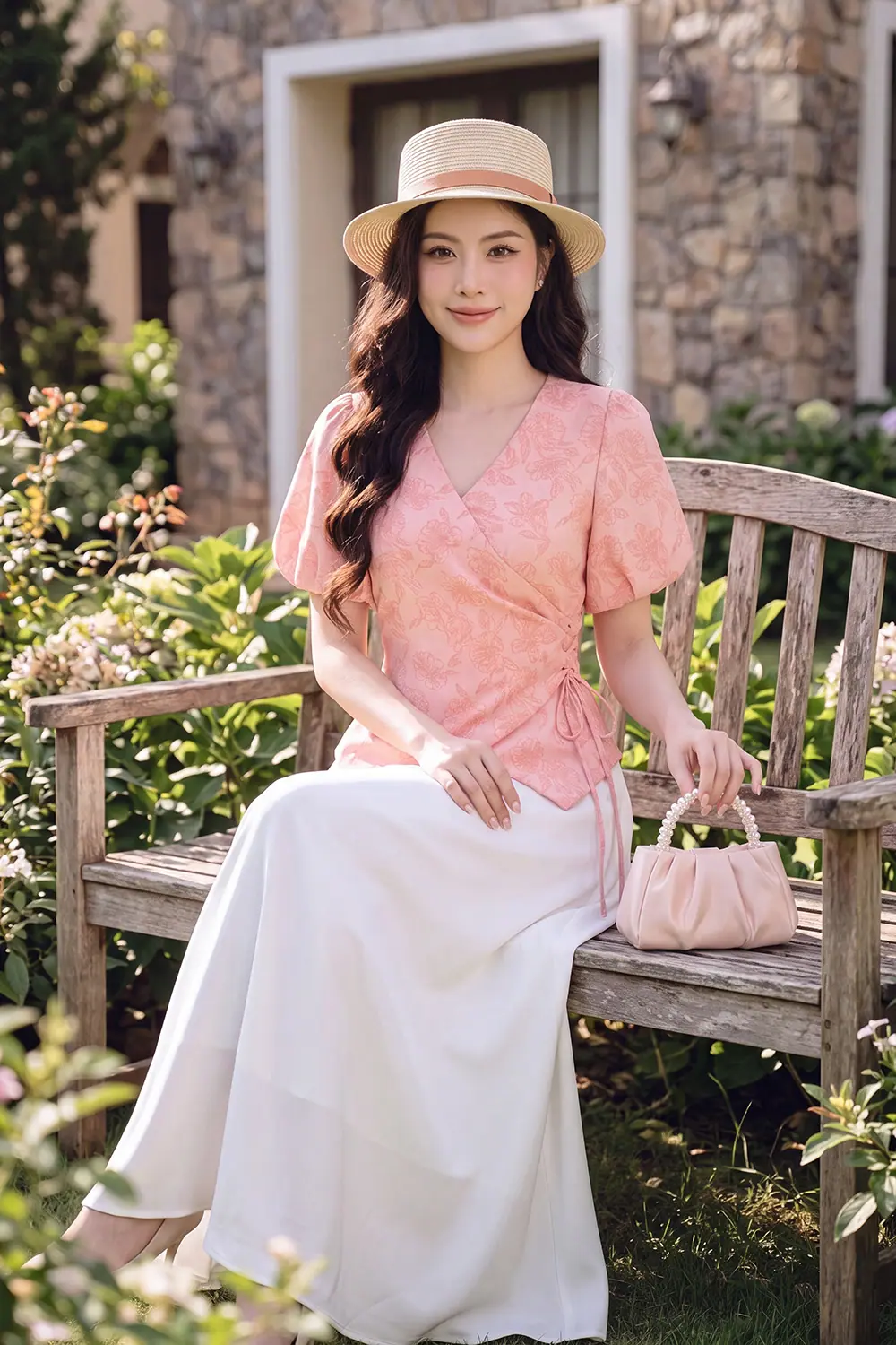 Áo kiểu đắp chéo nhấn eo