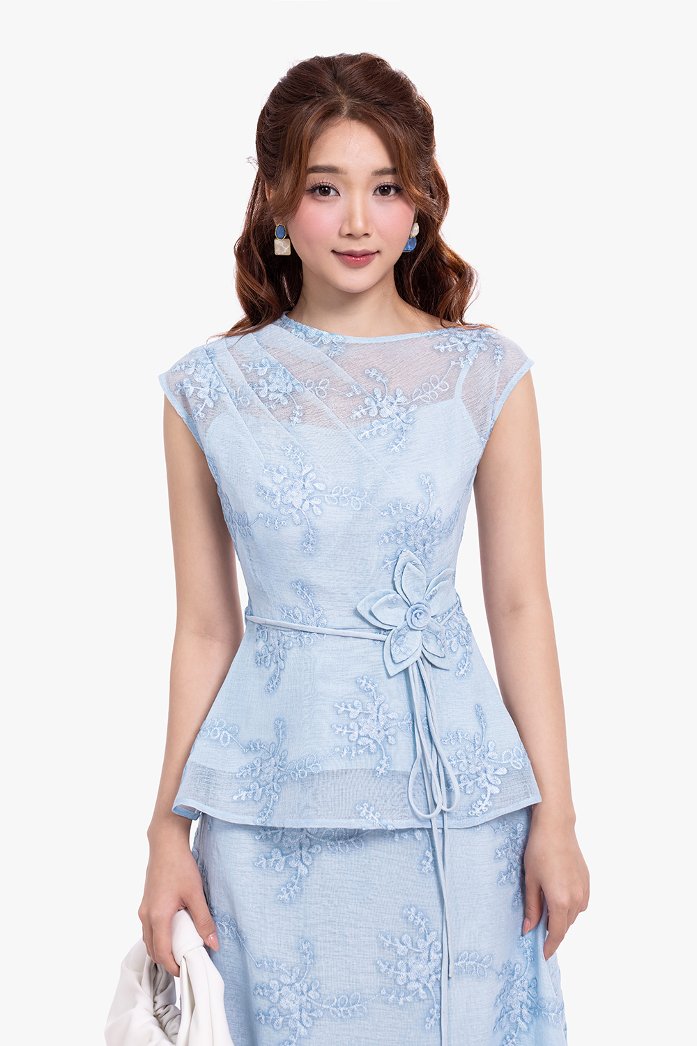Áo kiểu tơ gân thêu nổi màu xanh đính hoa