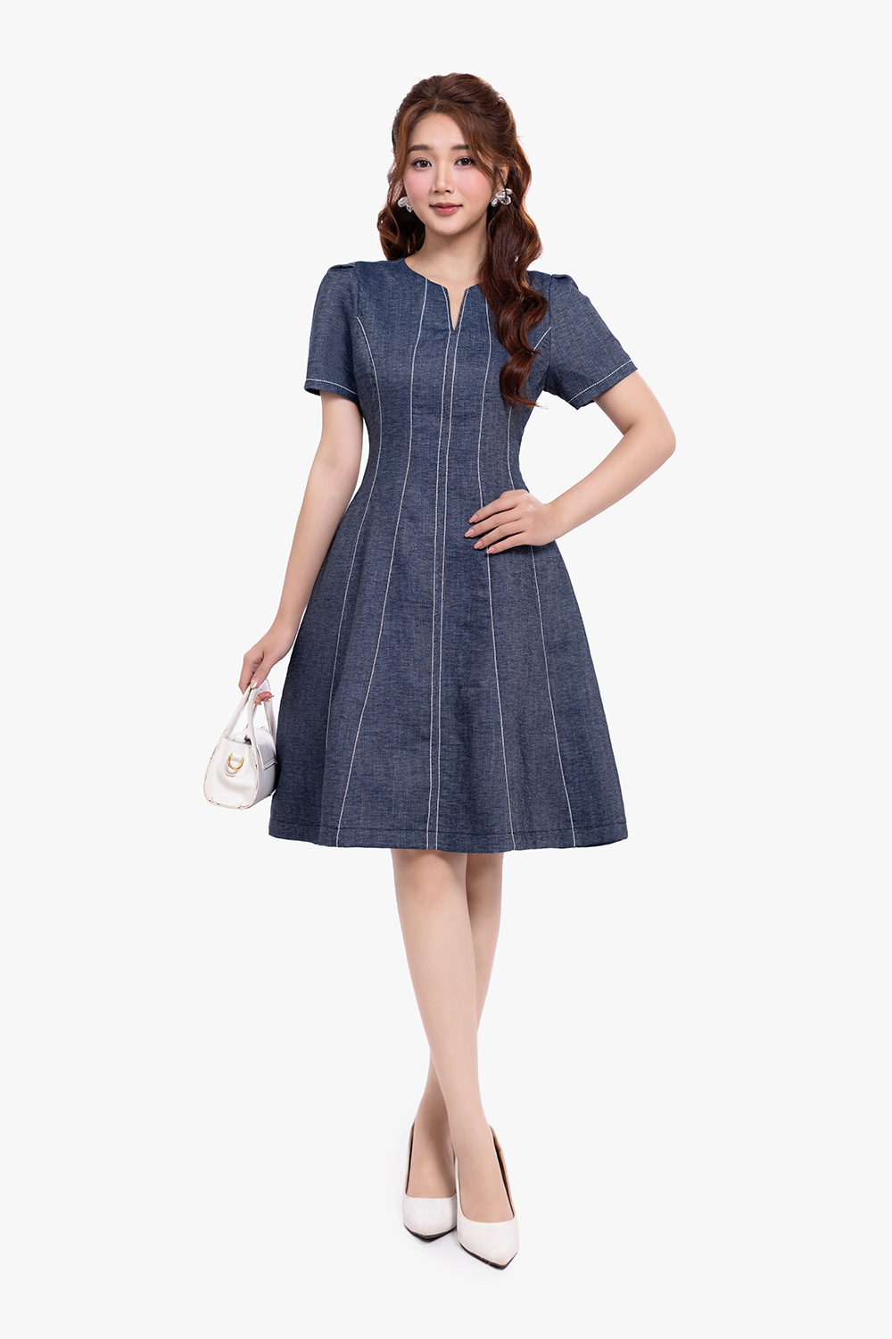 Đầm xòe jean denim phối chỉ trắng