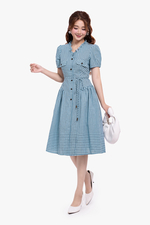 Đầm caro trắng xanh dáng xòe
