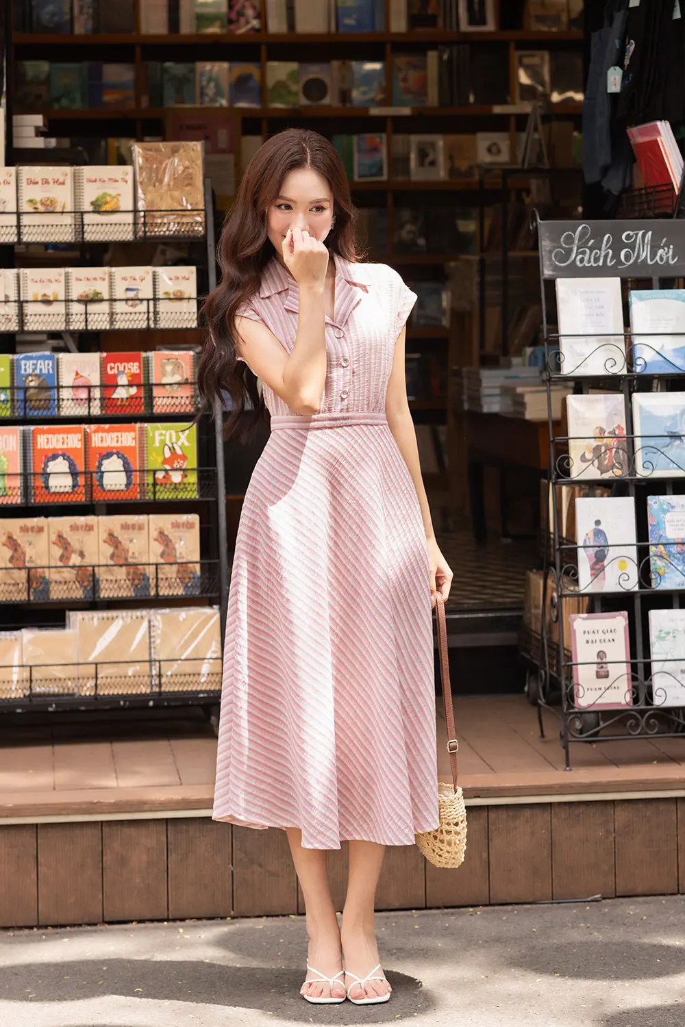 Đầm kẻ sọc dáng xòe nhấn eo cổ đan tông