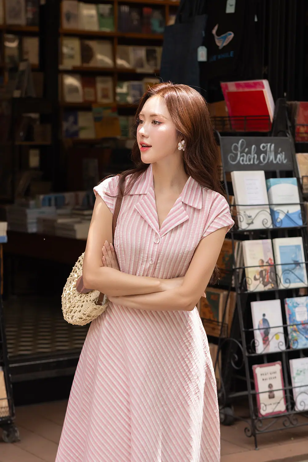 Đầm kẻ sọc dáng xòe nhấn eo cổ đan tông