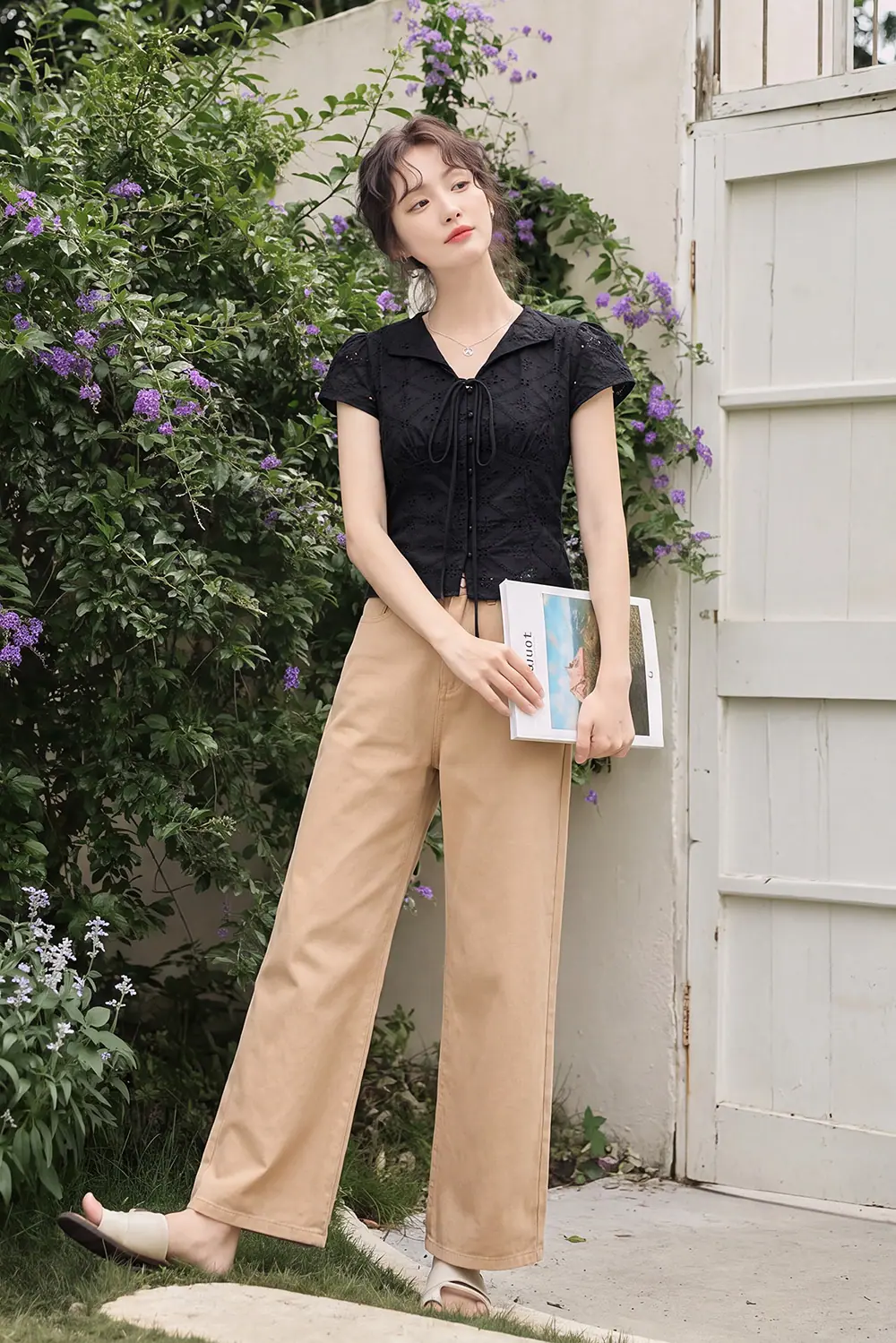 Quần jean nữ ống suông màu nâu