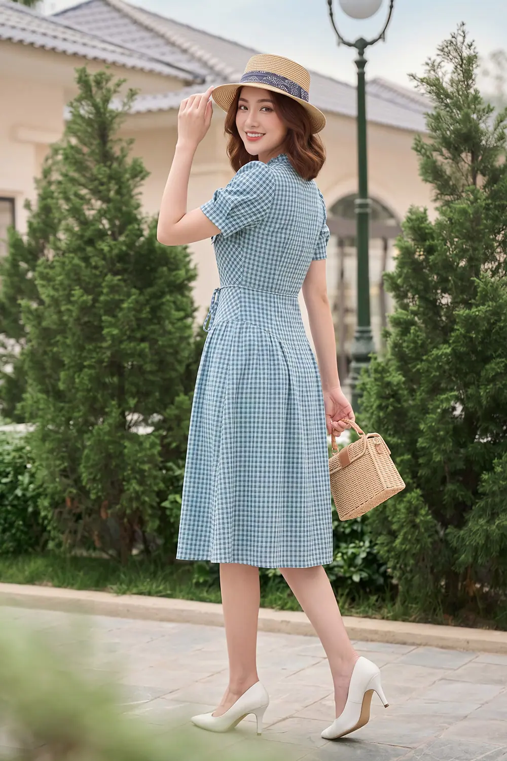Đầm caro trắng xanh dáng xòe