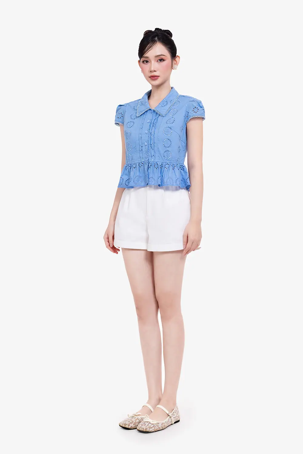 Áo kiểu peplum xô thêu cổ sơ mi viền ren