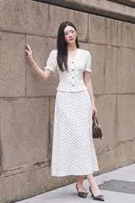 Áo kiểu nữ chấm bi phối bèo