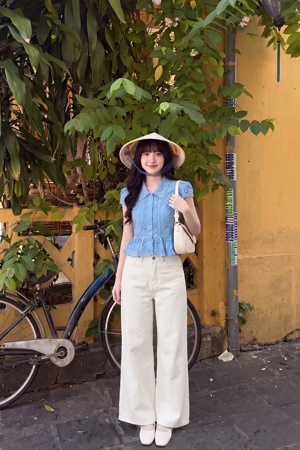 Áo kiểu peplum xô thêu cổ sơ mi viền ren