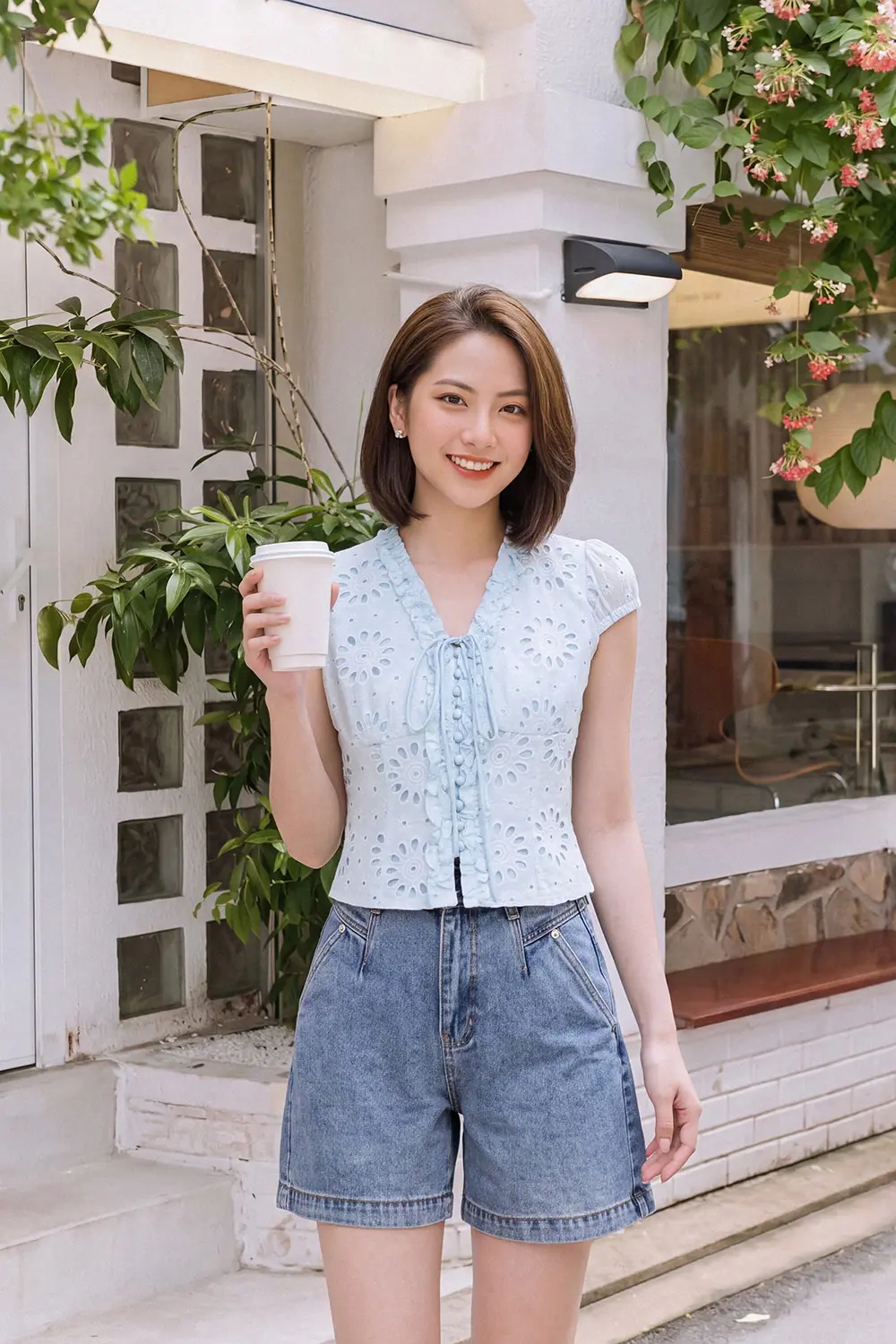 Áo kiểu xô thêu màu xanh phối thắt nơ
