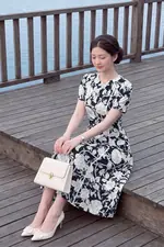 Đầm hoa dáng xòe chữ A viền trắng