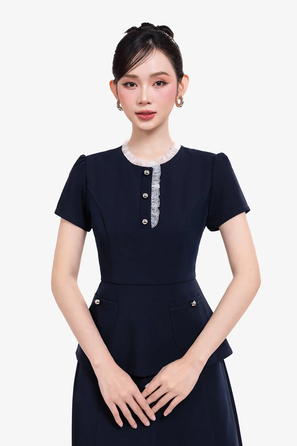 Áo peplum công sở cổ ren phối nút