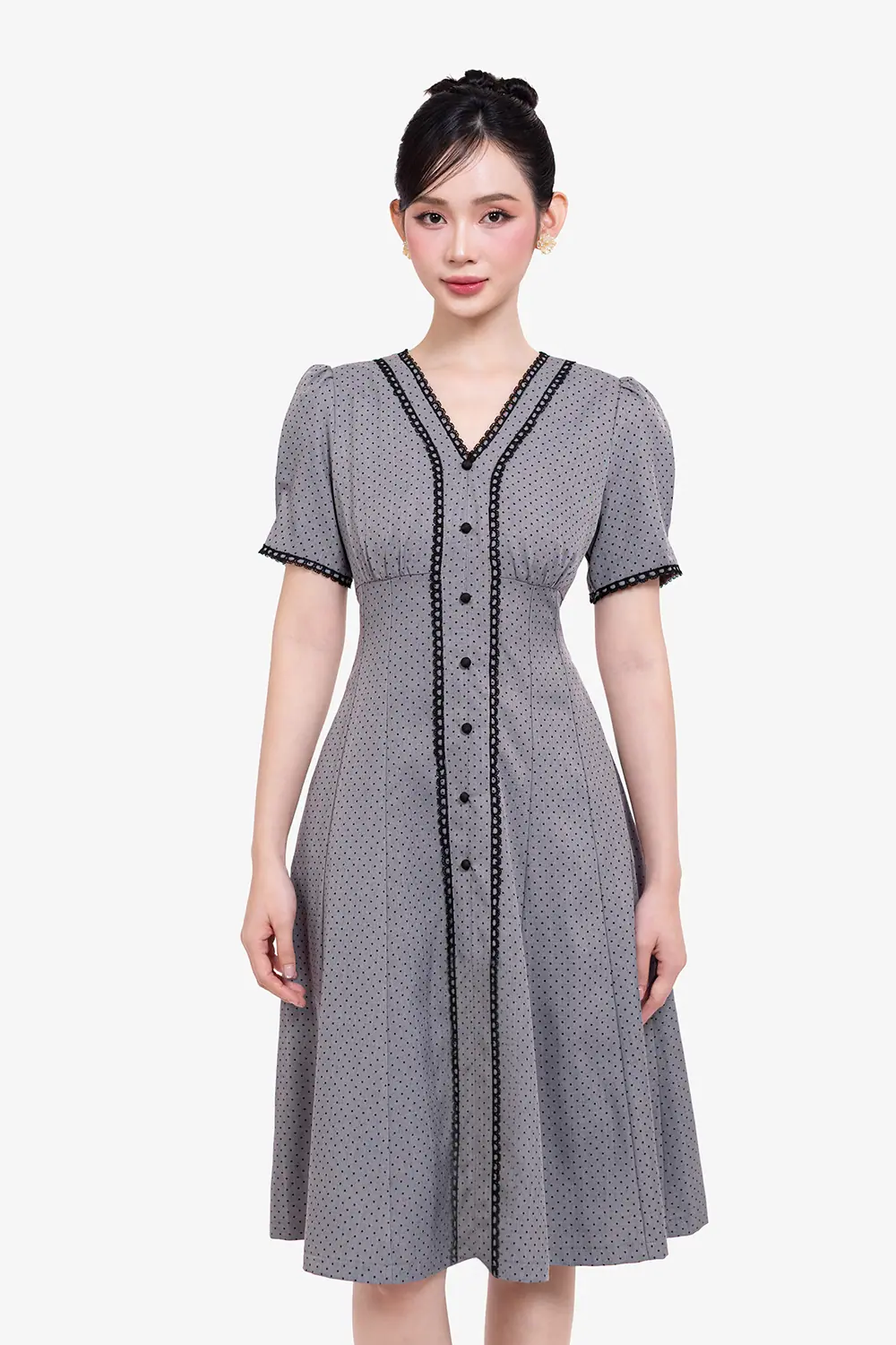 Đầm xòe chấm bi viền đăng ten