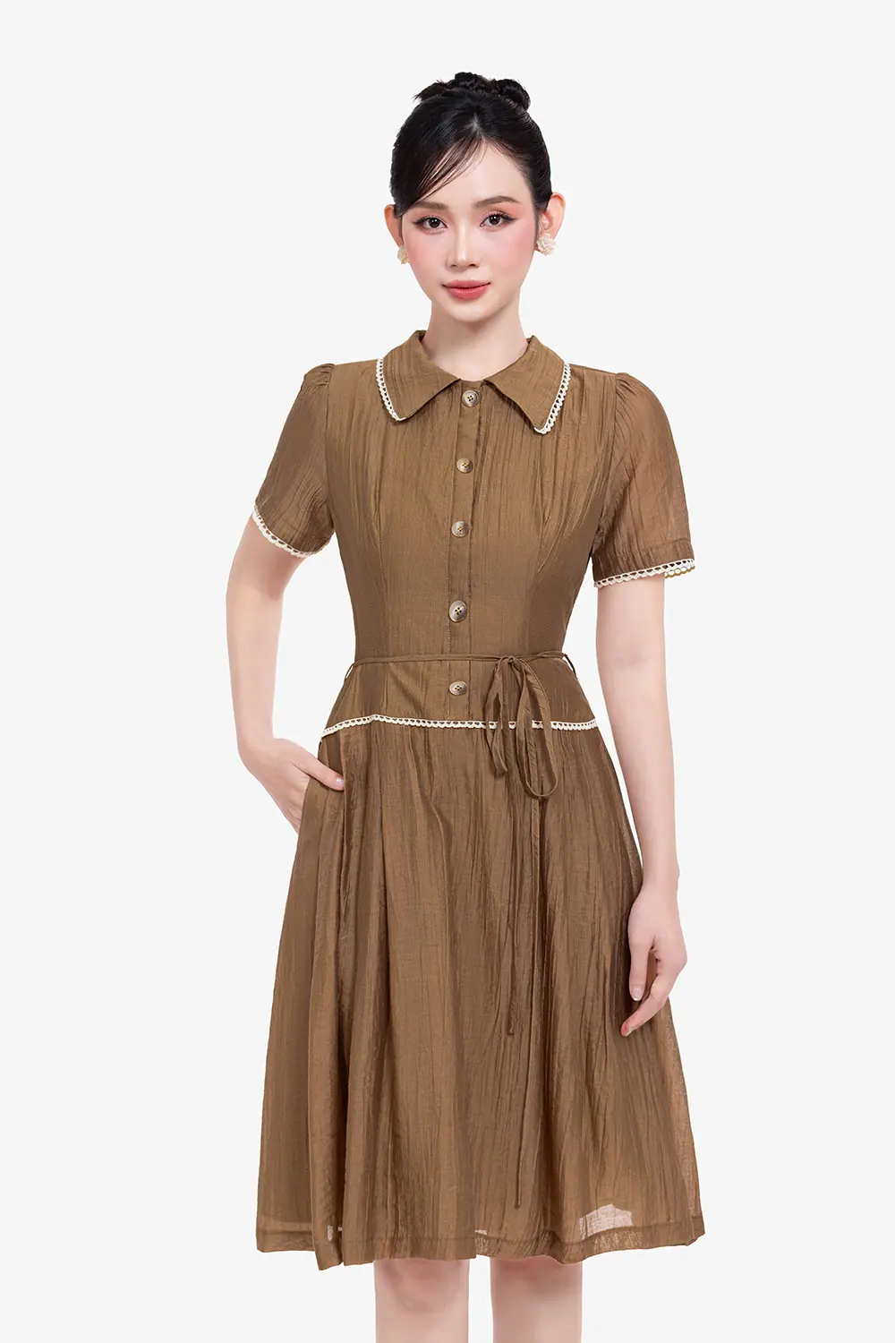 Đầm nâu tơ cổ sen viền ren dáng xòe