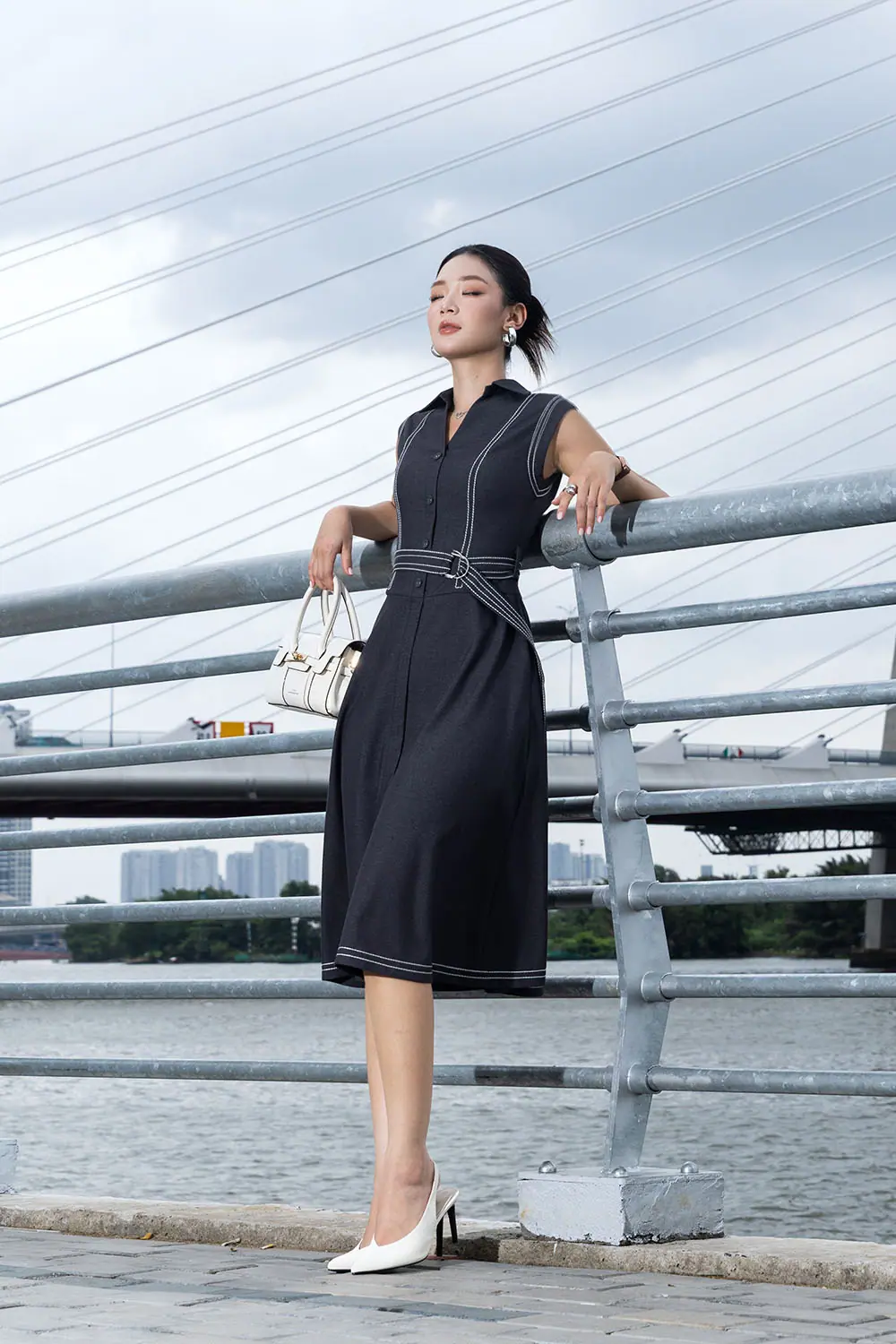 Đầm jean dáng xòe viền trắng kèm thắt lưng KK189-24
