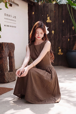 Đầm xòe nâu cổ thuyền đính hoa