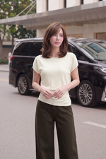Áo len dệt kim cổ thuyền màu be