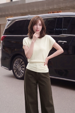 Áo len dệt kim cổ thuyền màu be
