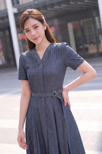 Đầm jean denim dáng xòe kèm thắt lưng