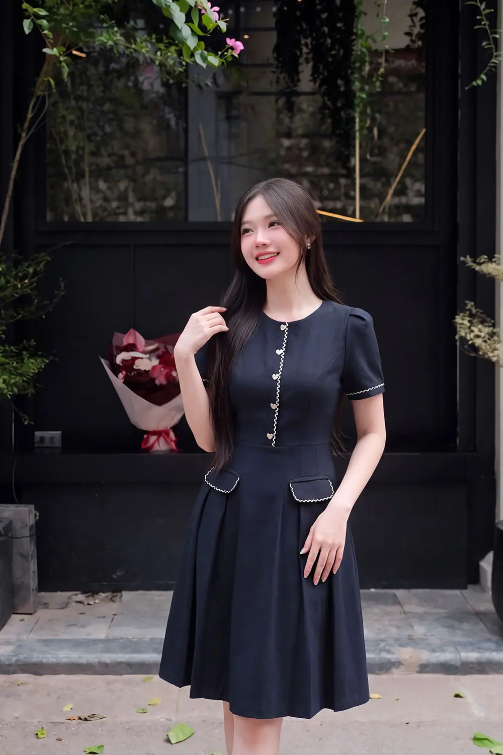 Đầm xòe công sở cổ tròn phối nút viền ren KK190-29