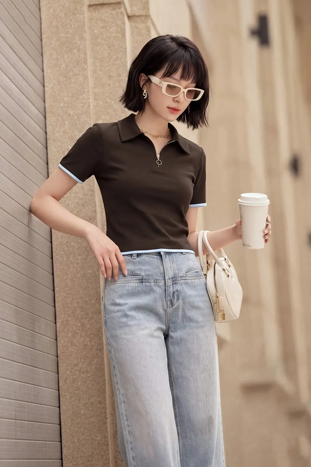 Áo thun polo màu nâu viền trắng