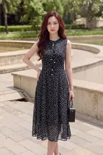 Đầm voan chấm bi dáng xòe cổ phối nơ