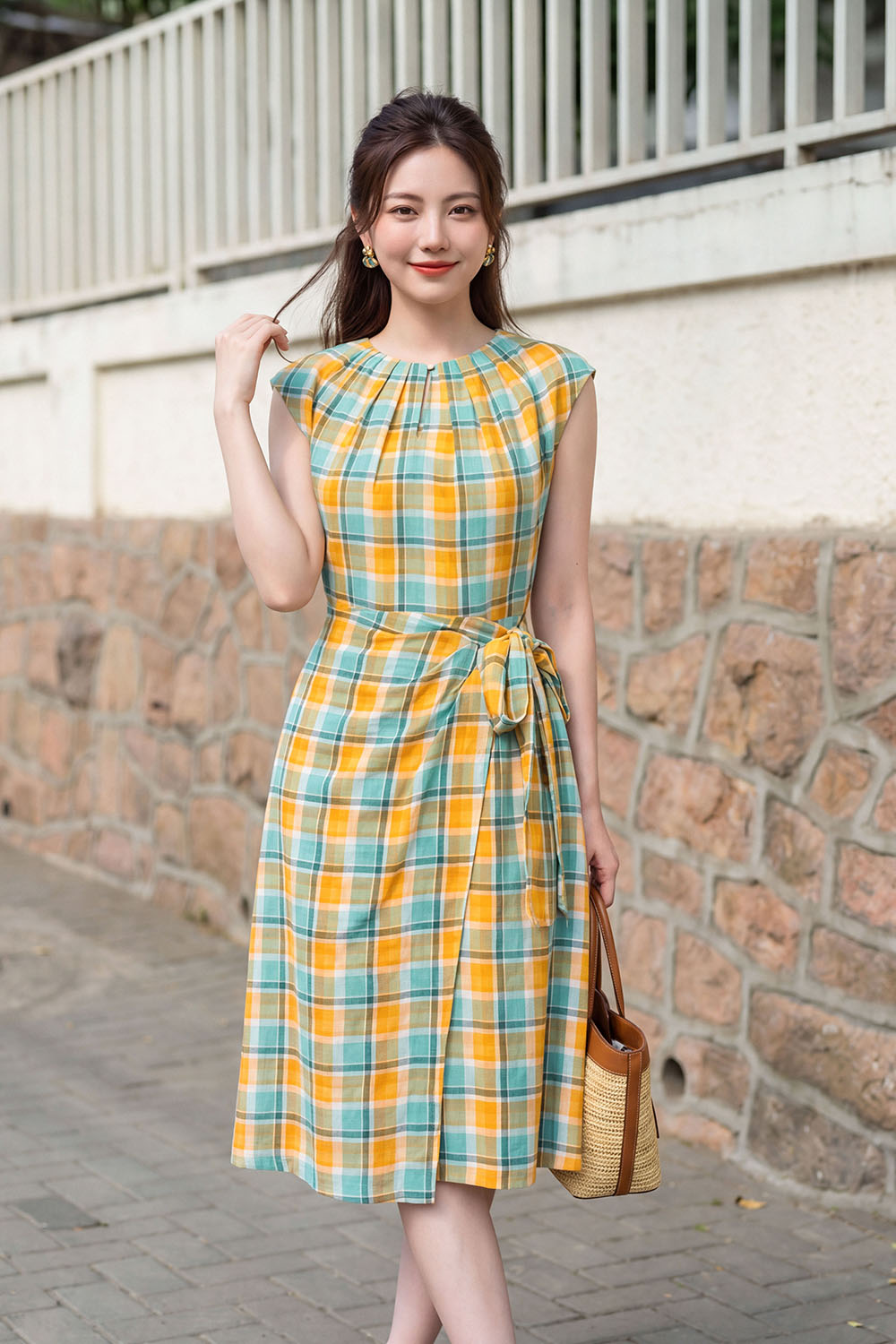 Đầm caro chữ A tùng đắp chéo thắt nơ eo