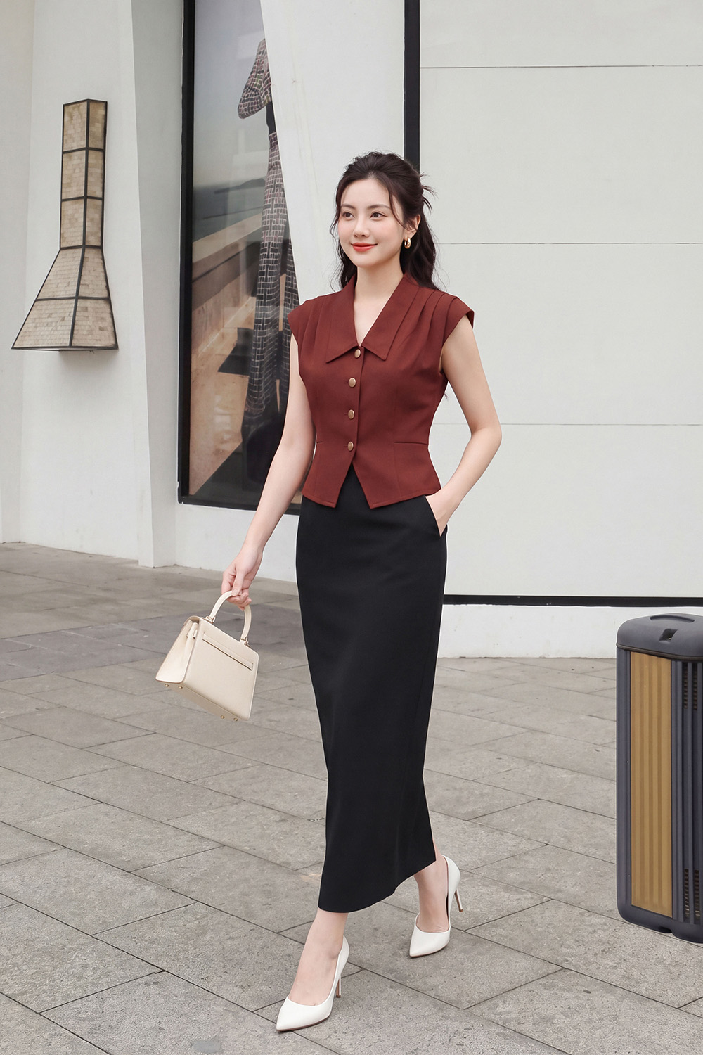 Áo kiểu xếp ly vai màu đỏ trầm