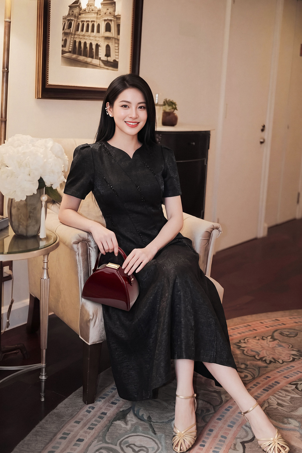 Đầm đen tafta dáng xòe cổ cách điệu