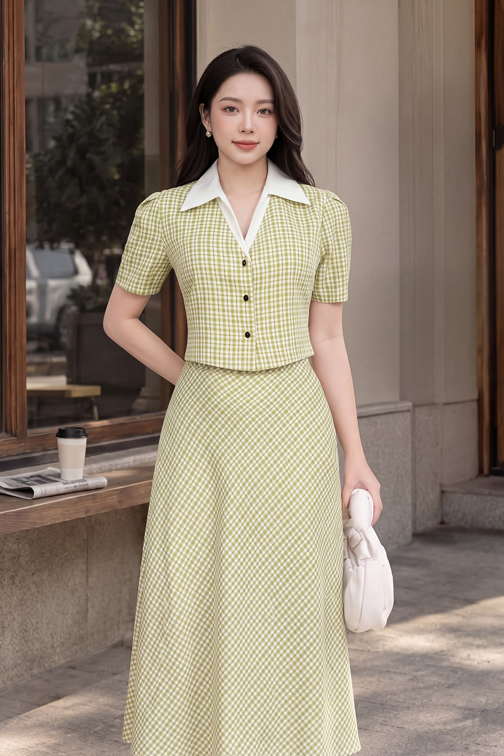 Áo kiểu caro dáng ngắn cổ sơ mi