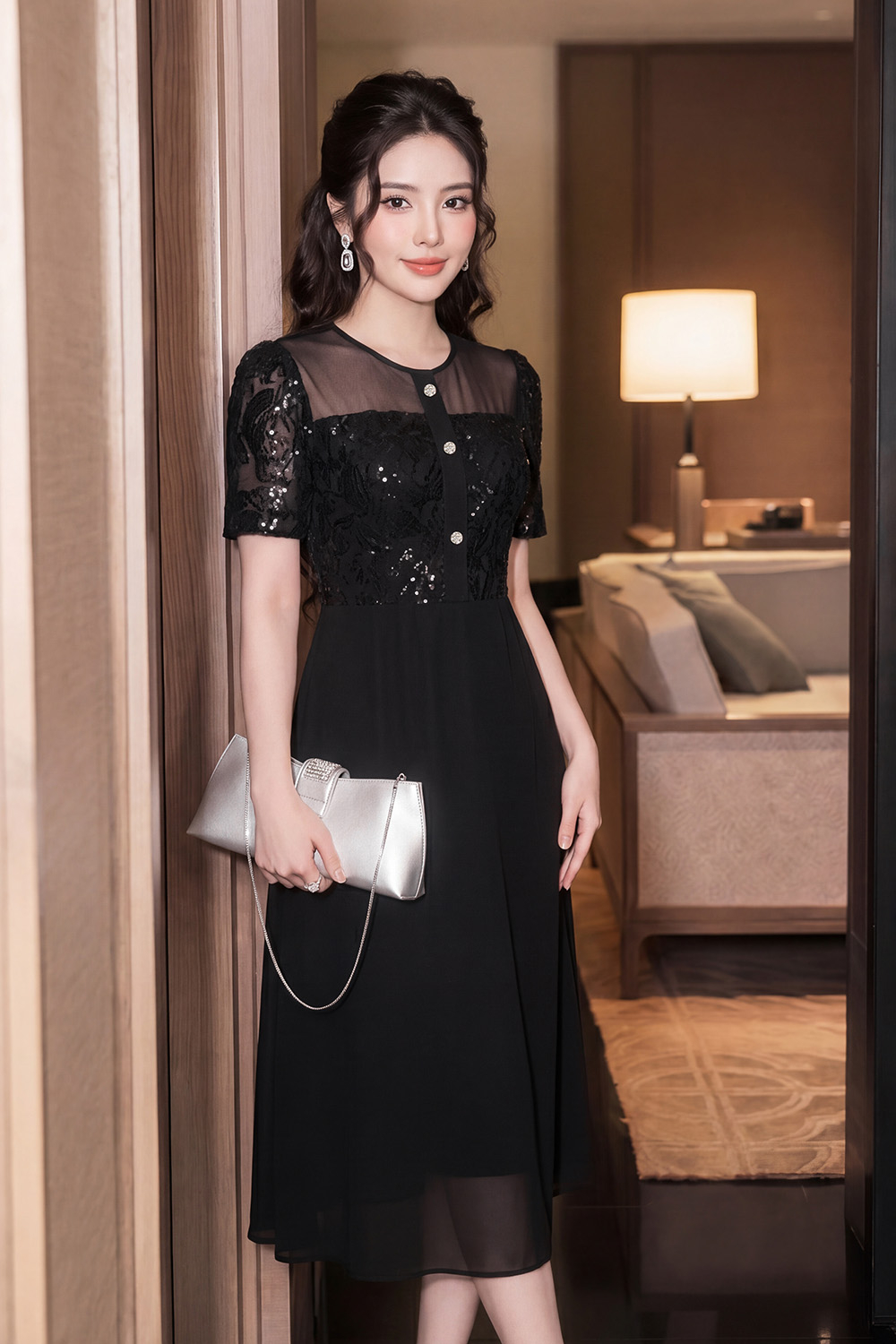 Đầm đen dáng xoè phối ren