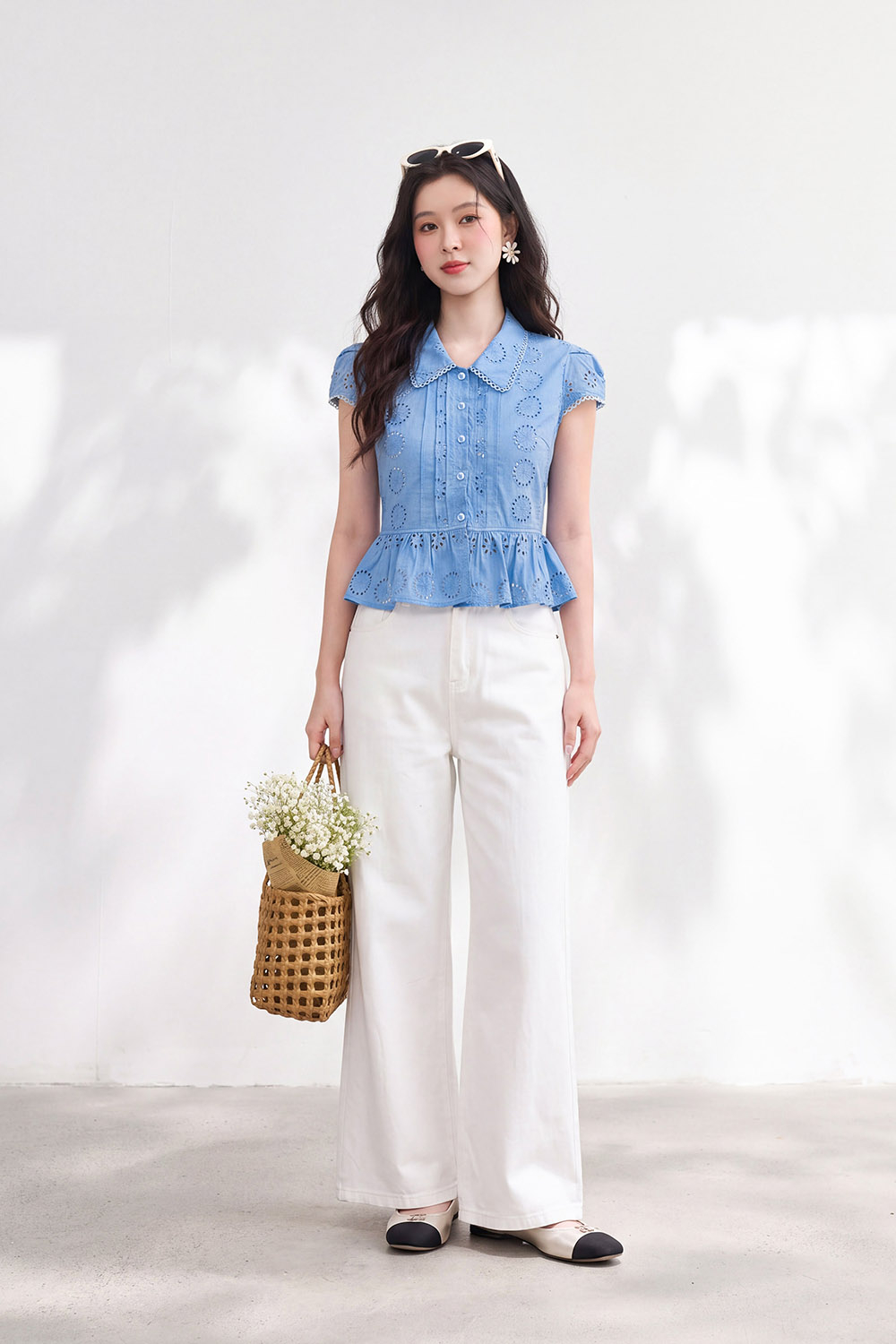 Áo kiểu peplum xô thêu cổ sơ mi viền ren