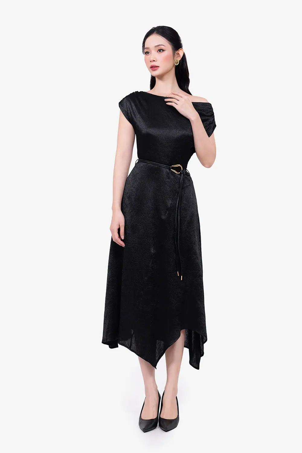 Đầm lụa ngọc trai lệch vai dáng xòe