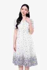 Đầm trắng hoa nhí dáng xòe phối nút