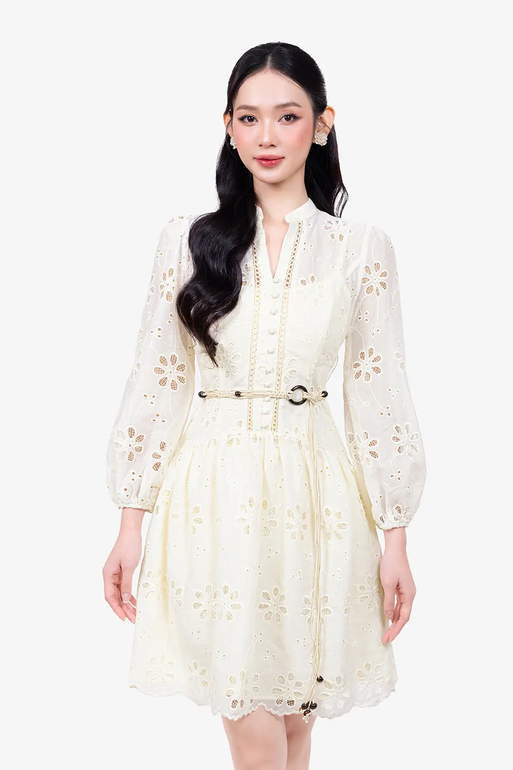Đầm xòe xô thêu tay dài phối thắt lưng