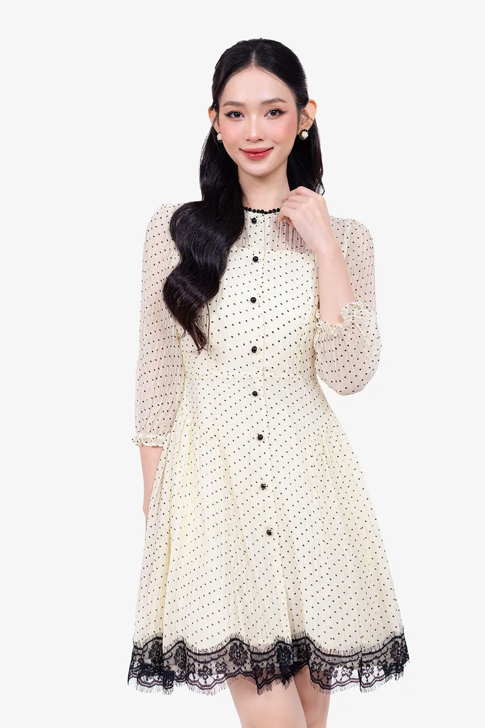 Đầm xòe họa tiết chấm bi phối ren đen