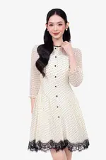 Đầm xòe họa tiết chấm bi phối ren đen