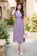 Đầm ren thêu màu tím dáng chữ A xòe