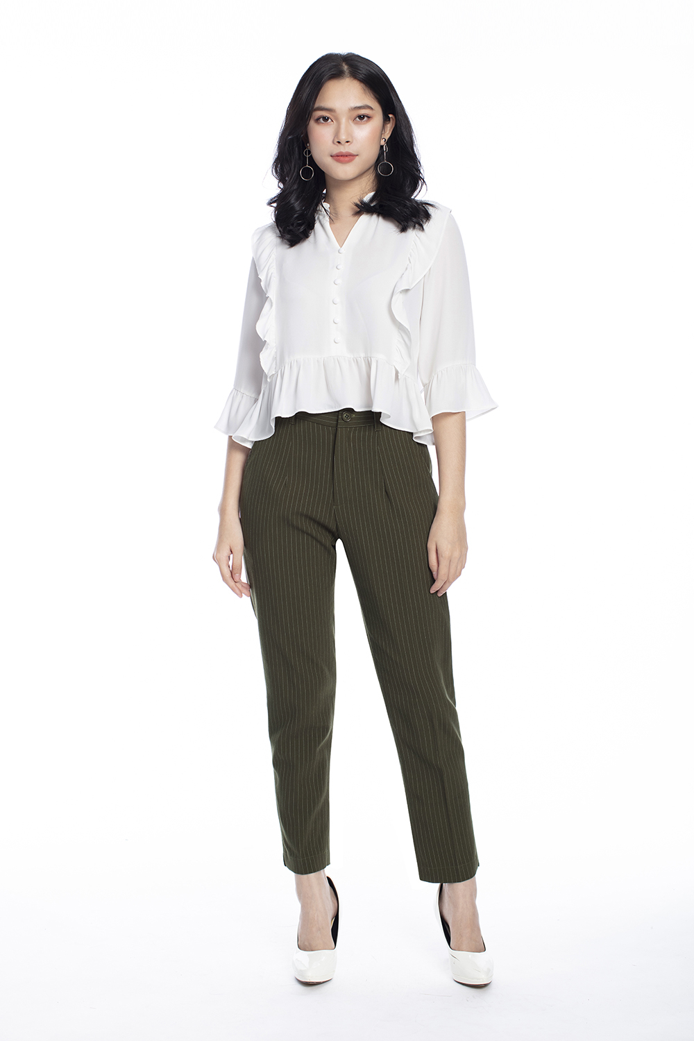 Áo sơ mi trắng viền bèo 