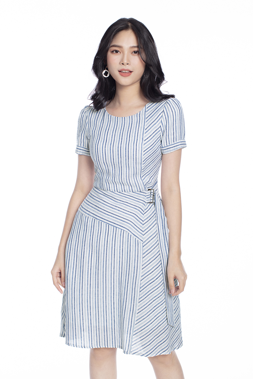 Đầm xòe họa tiết kẻ nhấn eo 