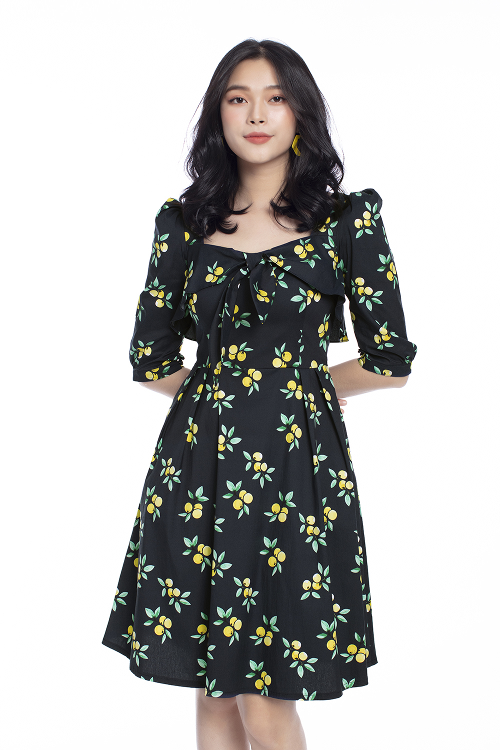 Đầm xòe hoa viền bèo thắt nơ 